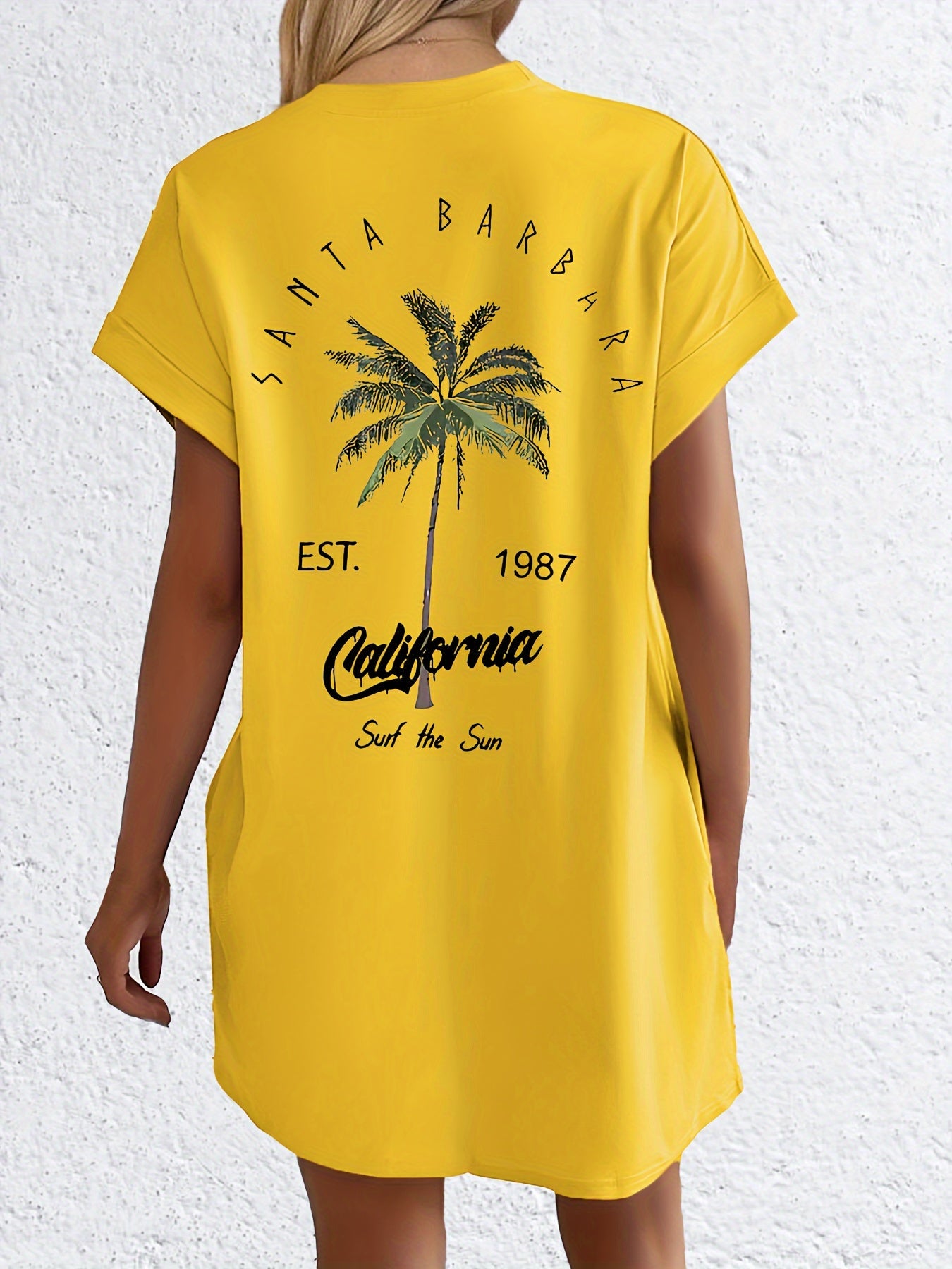 T-Shirt Kleid - Palmenprint mit Tasche und bequemer Passform