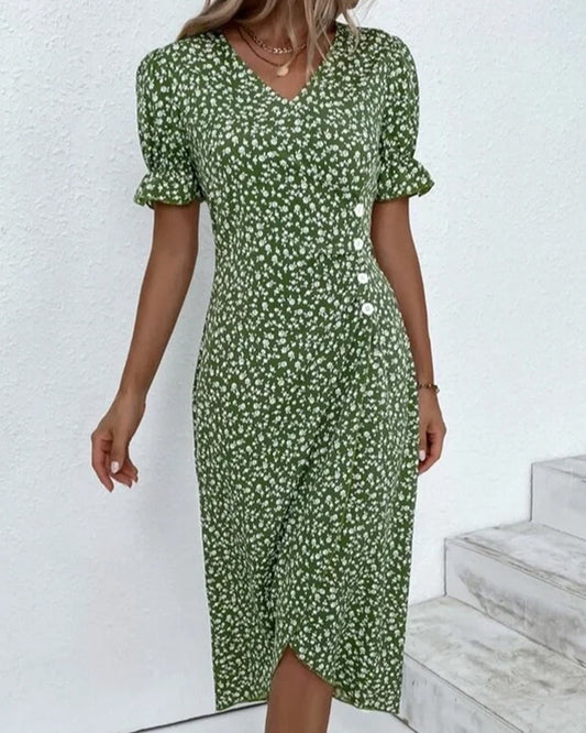 Kleid mit kurzen Ärmeln und Blumendruck