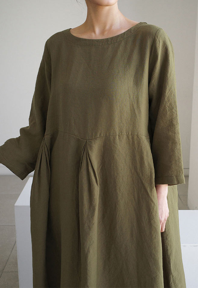 Elegantes langes Kleid im minimalistischen Stil mit maximalem natürlichem Tragekomfort
