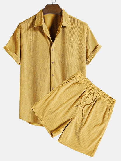 Cord | Kurzärmeliges Button-Down-Hemd & Shorts