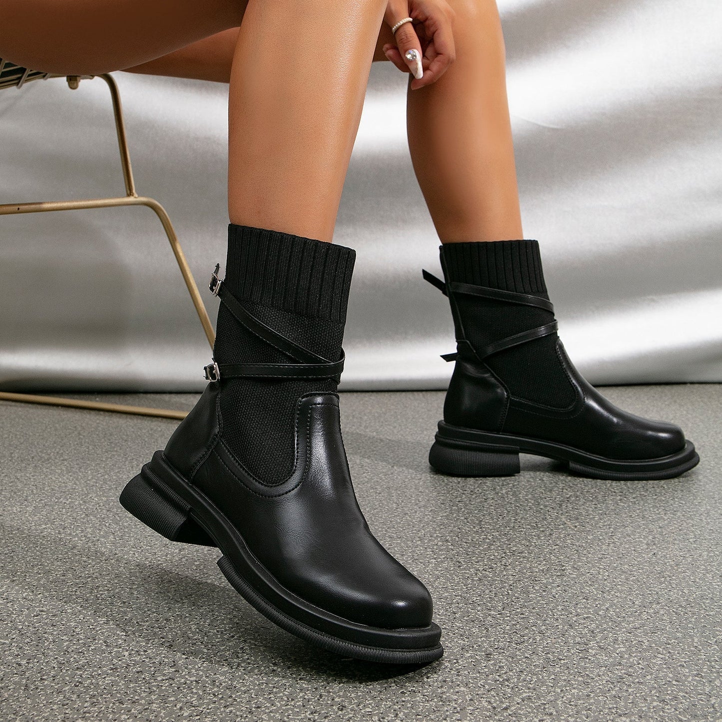 Ciara - Stiefelette mit Riemen für Frauen