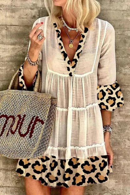 Lässiges Kleid mit Leopardenmuster und Spitzendetails