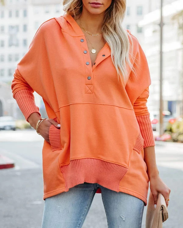Greta - Stylischer Hoodie für Frauen mit V-Ausschnitt
