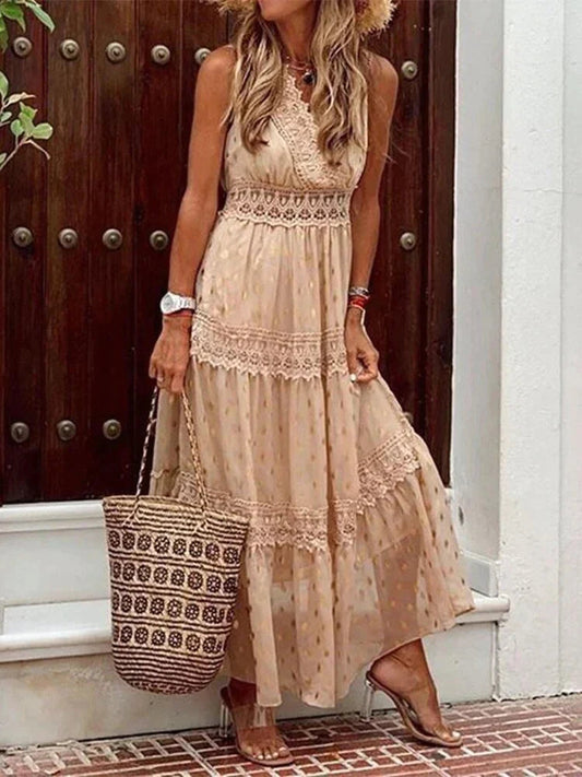 Langes Kleid mit elegantem Design und feinen Details