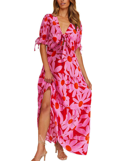 Lässiges Strandkleid mit Blumenprint, kurzen Ärmeln und V-Ausschnitt mit Schlitz