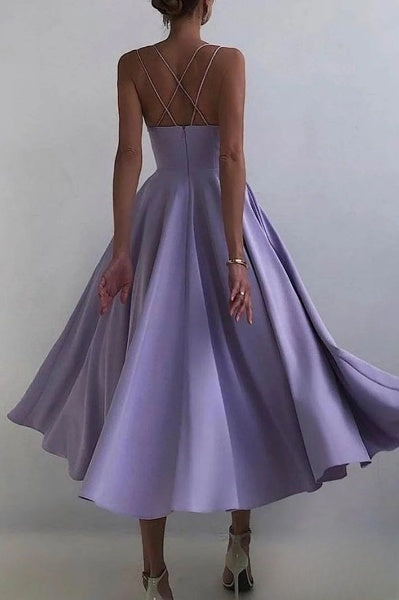 Maxikleid mit V-Ausschnitt und Rüschen