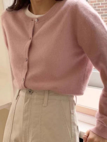 Mehrschichtig gestrickte Strickjacke mit Rundhalsausschnitt