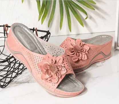Renata® | Orthopädische Sandalen aus weichem Leder mit Fußgewölbestütze
