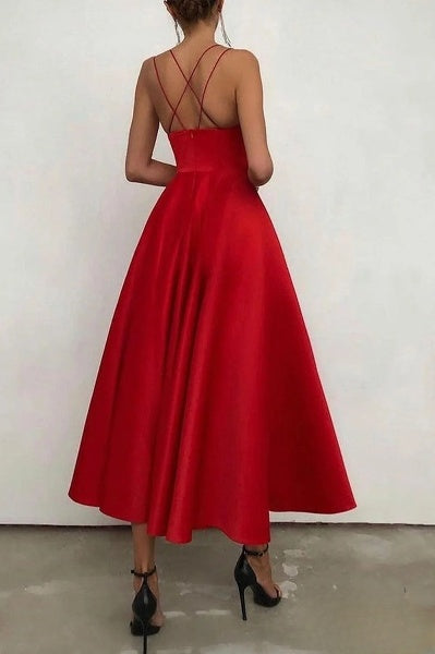 Maxikleid mit V-Ausschnitt und Rüschen