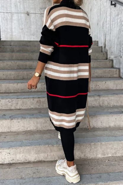 Elegante Strickjacke mit kontrastierenden Streifen und lockerer Passform