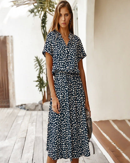 Evelyn - Diva-Kleid mit kurzen Ärmeln