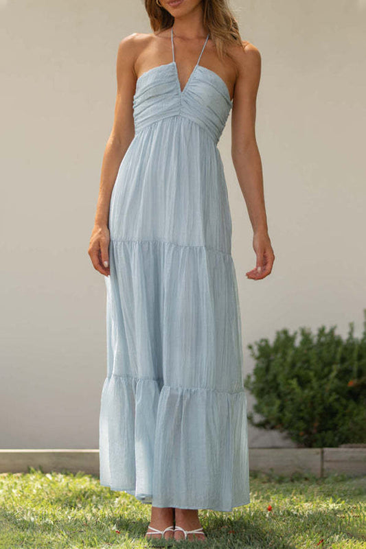 Kleid mit halbhohem Ausschnitt und ohne Ärmel in eleganten und ansprechenden einfarbigen Ausführungen