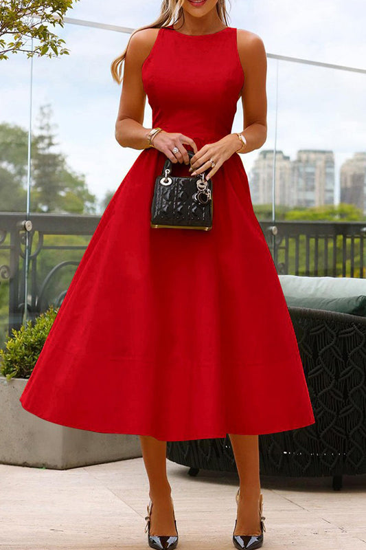 Elegantes Cocktailkleid mit rundem Ausschnitt und raffiniertem Design