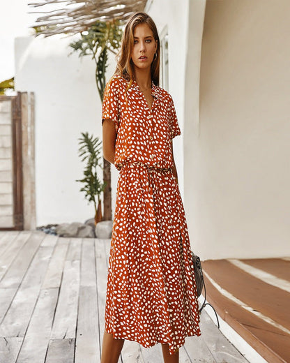 Evelyn - Diva-Kleid mit kurzen Ärmeln