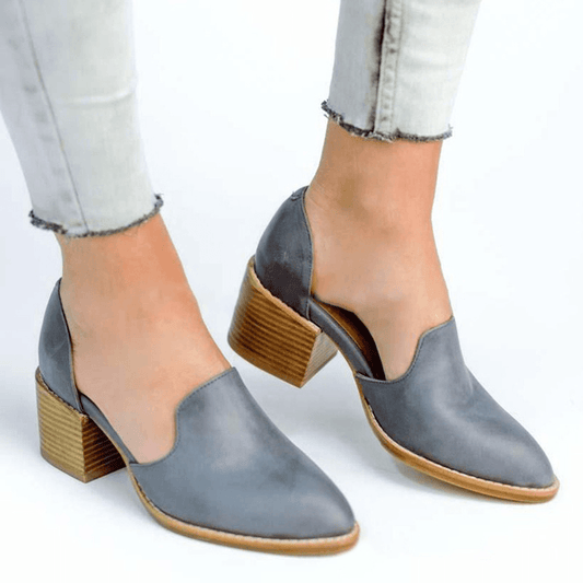 Stützende und modische orthopädische Schuhe