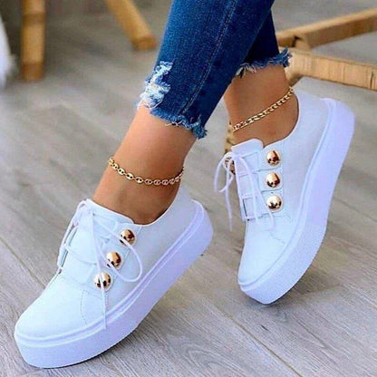 Naomi - Modische Schnürschuhe mit eleganten Knöpfen