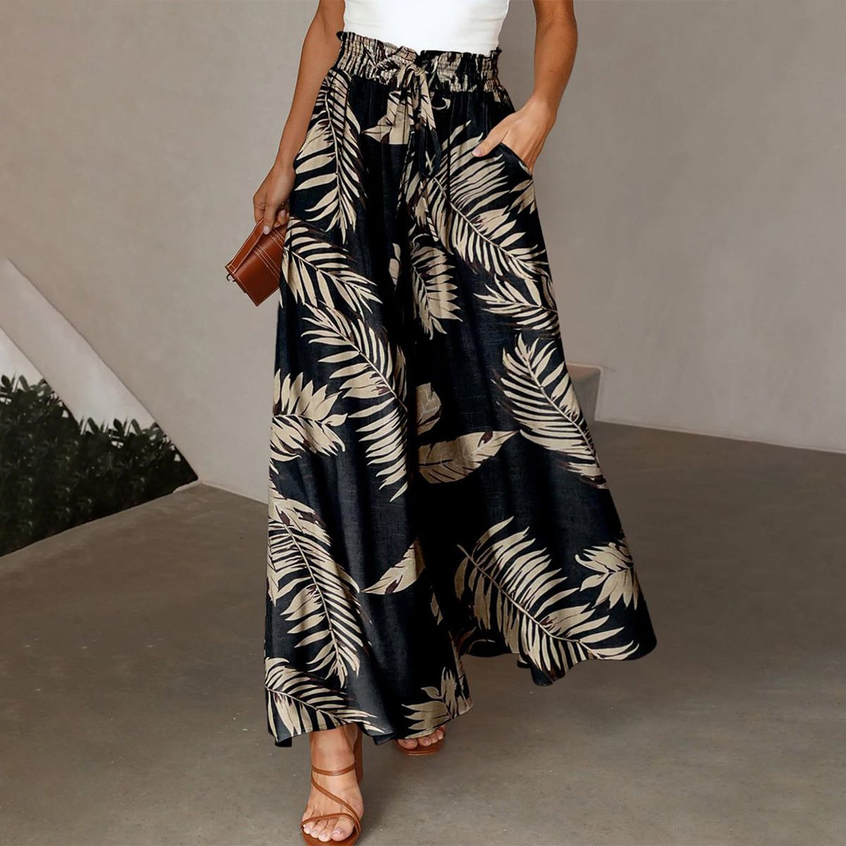 Beliebte Hose mit Pflanzenaufdruck an der Seite