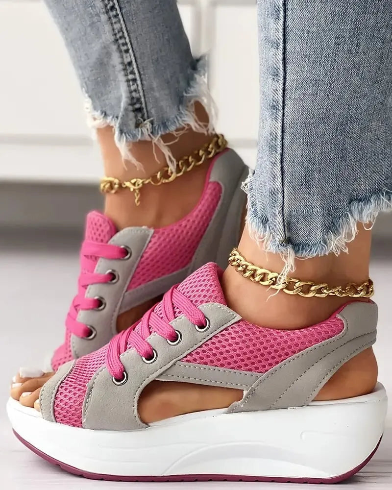 Denisee Muffin Sandalen mit Schnürsenkeln und kontrastierendem Panel