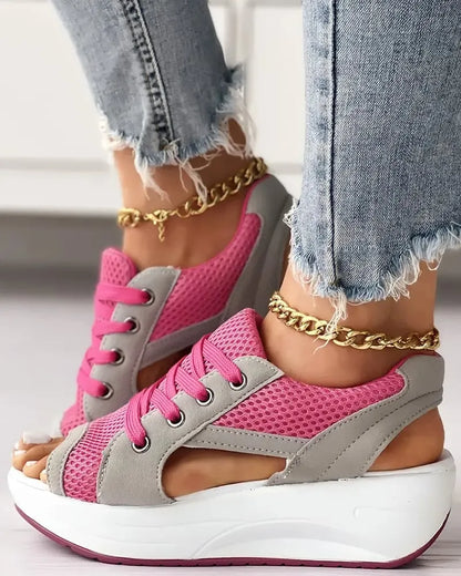 Denisee Muffin Sandalen mit Schnürsenkeln und kontrastierendem Panel