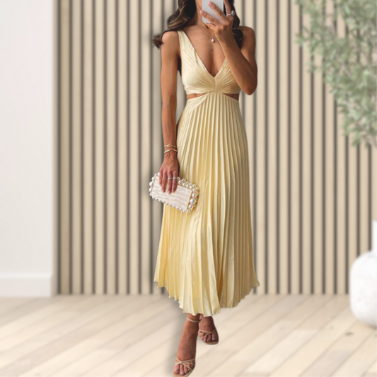 Plissee-Kleid mit elegantem Design und raffiniertem Abschluss