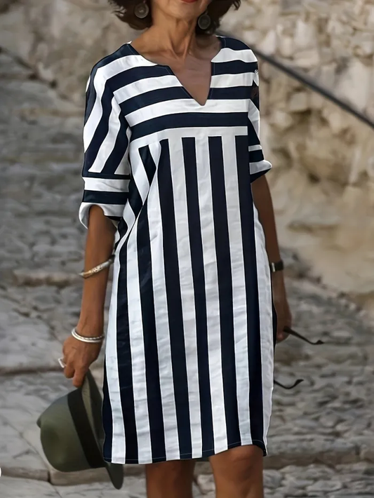 Lässiges gestreiftes Kleid mit Rundhalsausschnitt und Ärmeln