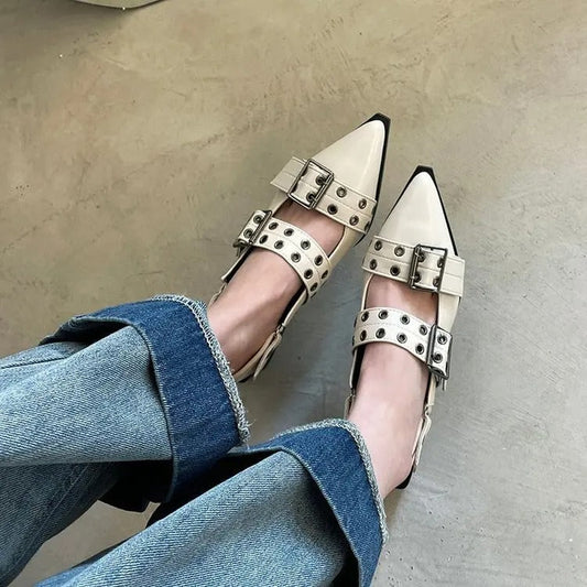 Elegante spitze Schuhe für Frauen mit Schnallenmuster - Bernila