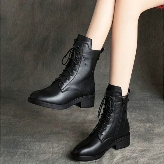 Lederstiefeletten mit spitzer Kappe - Ysabeau