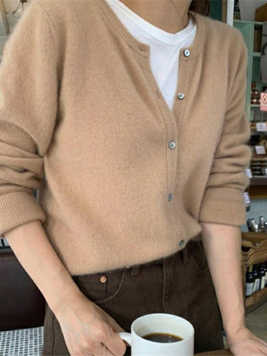 Mehrschichtig gestrickte Strickjacke mit Rundhalsausschnitt