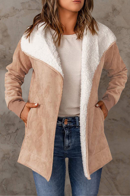 Elegante Daunenjacke mit langen Ärmeln und stilvollem Schnitt