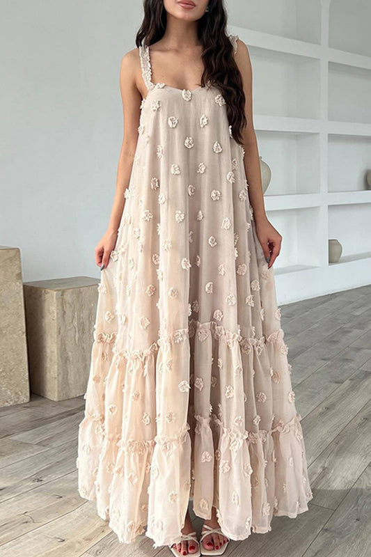 Blumenkleid mit mehreren Lagen und weitem Saum