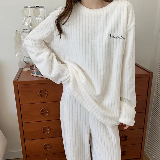 Eva Loose Pyjamas | Warm & Trendy