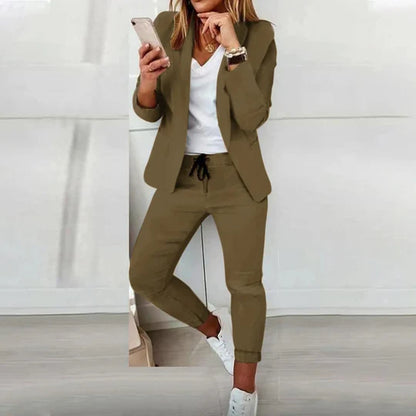 Langärmeliger Blazer und Hose