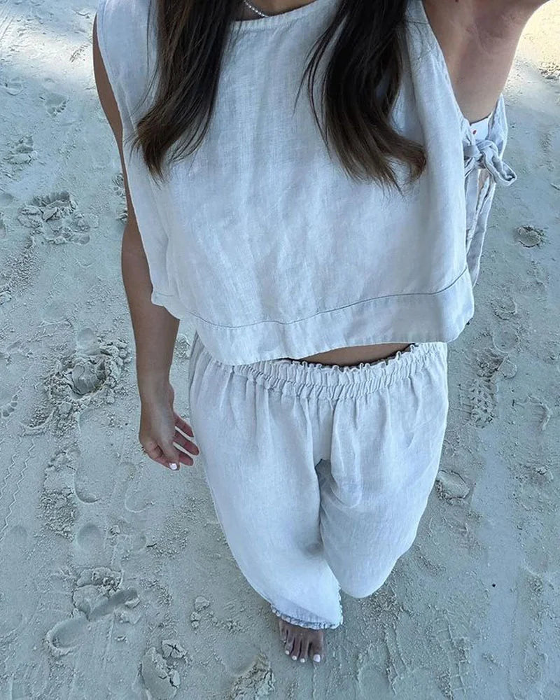 Zweiteiliges Set, bestehend aus Weste und Hose mit Schnürung