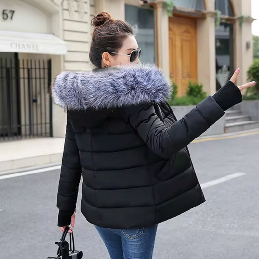 Kapuzenjacke mit Fellfutter