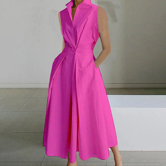 Langes, ärmelloses Kleid in rosa-roter Farbe