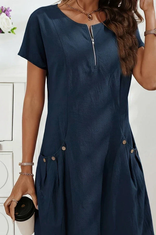 glamouröses und modisches Kleid