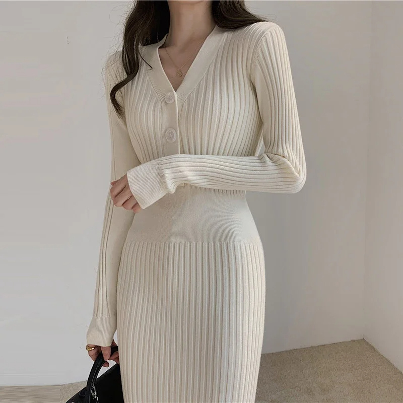 Manon - Slim Fit Strickkleid mit Knöpfen