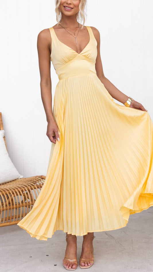 Elegantes langes Abendkleid mit offenem Rücken und weich fallendem Rock