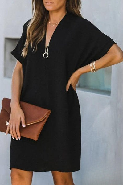 Freizeitkleid mit V-Ausschnitt