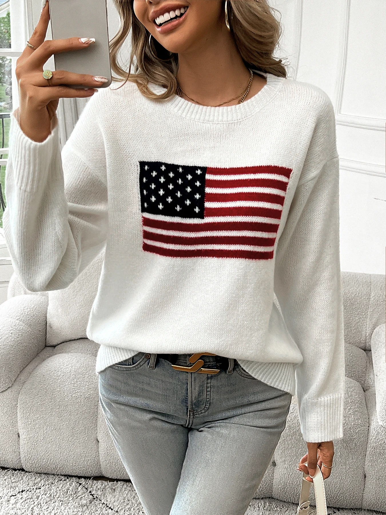 Nina - Weißer lässiger Strickpullover mit Druck auf amerikanischer Flagge für Frauen