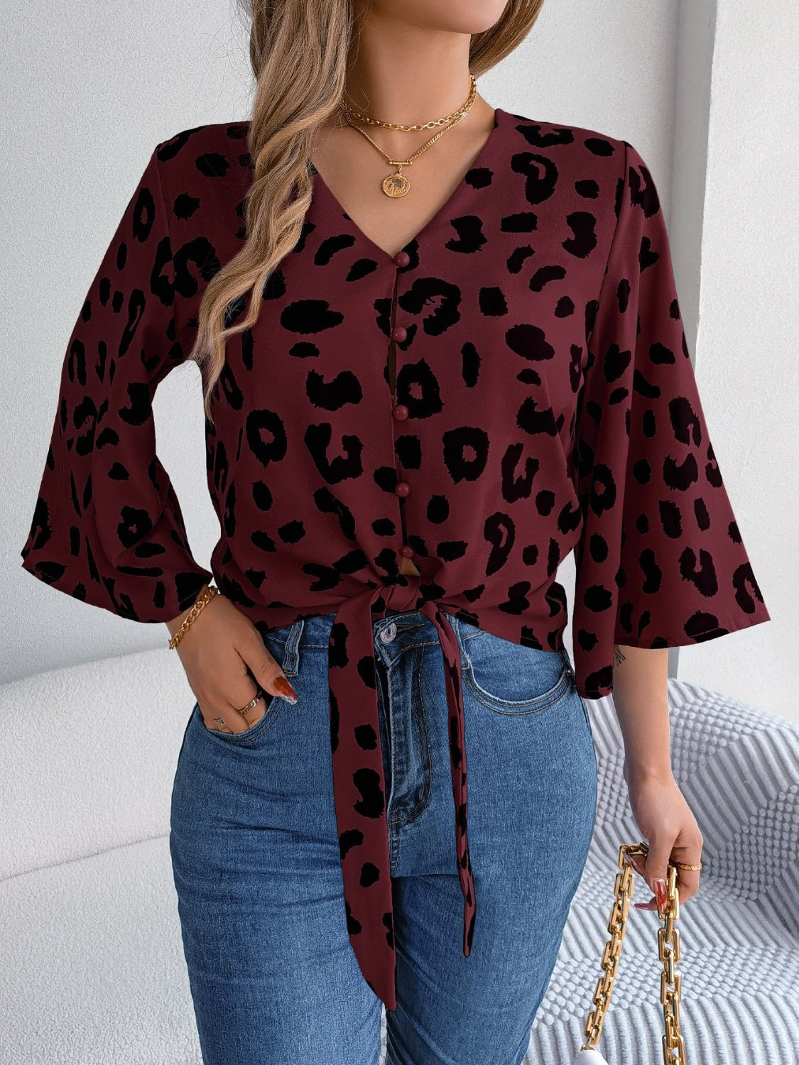 Elena - Stylische Damenbluse Leopard Knopf