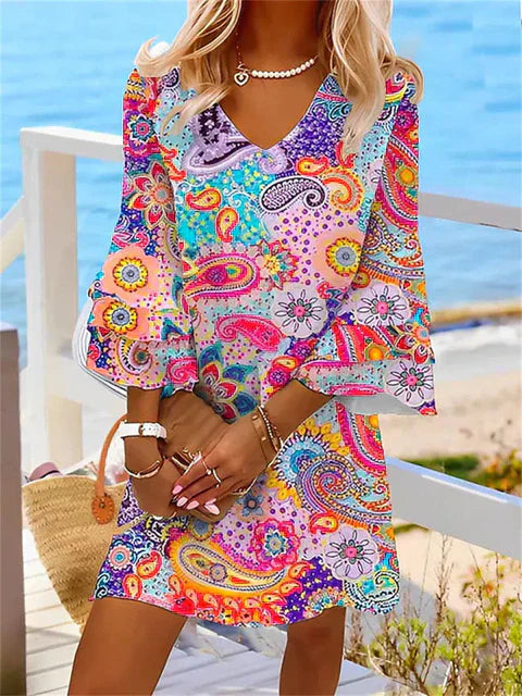 Bunt bedrucktes Sommerkleid