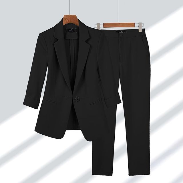 Blazer und Hosenset