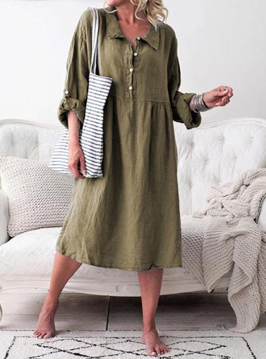 Lässiges Kleid mit Knöpfen und tailliertem Kragen