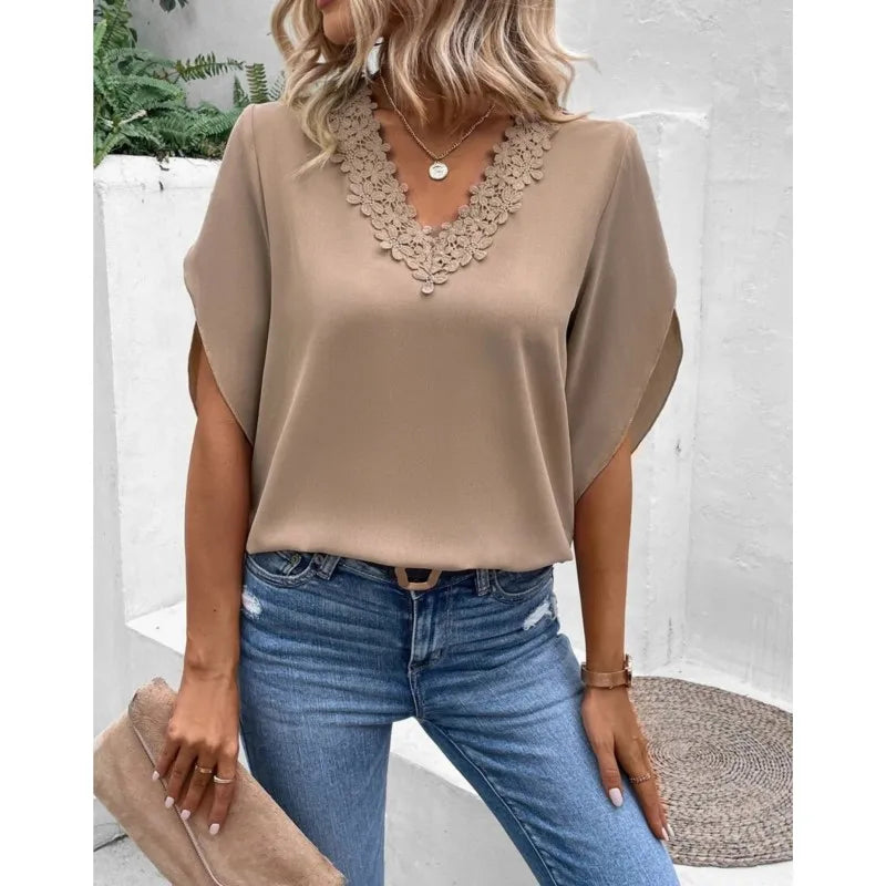 Verda Bluse | Lässige Spitzenbluse mit V-Ausschnitt