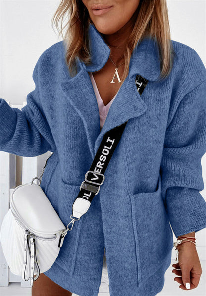 Voluminöse Strickjacke mit kuscheligem Kragen für aktive Mädchen