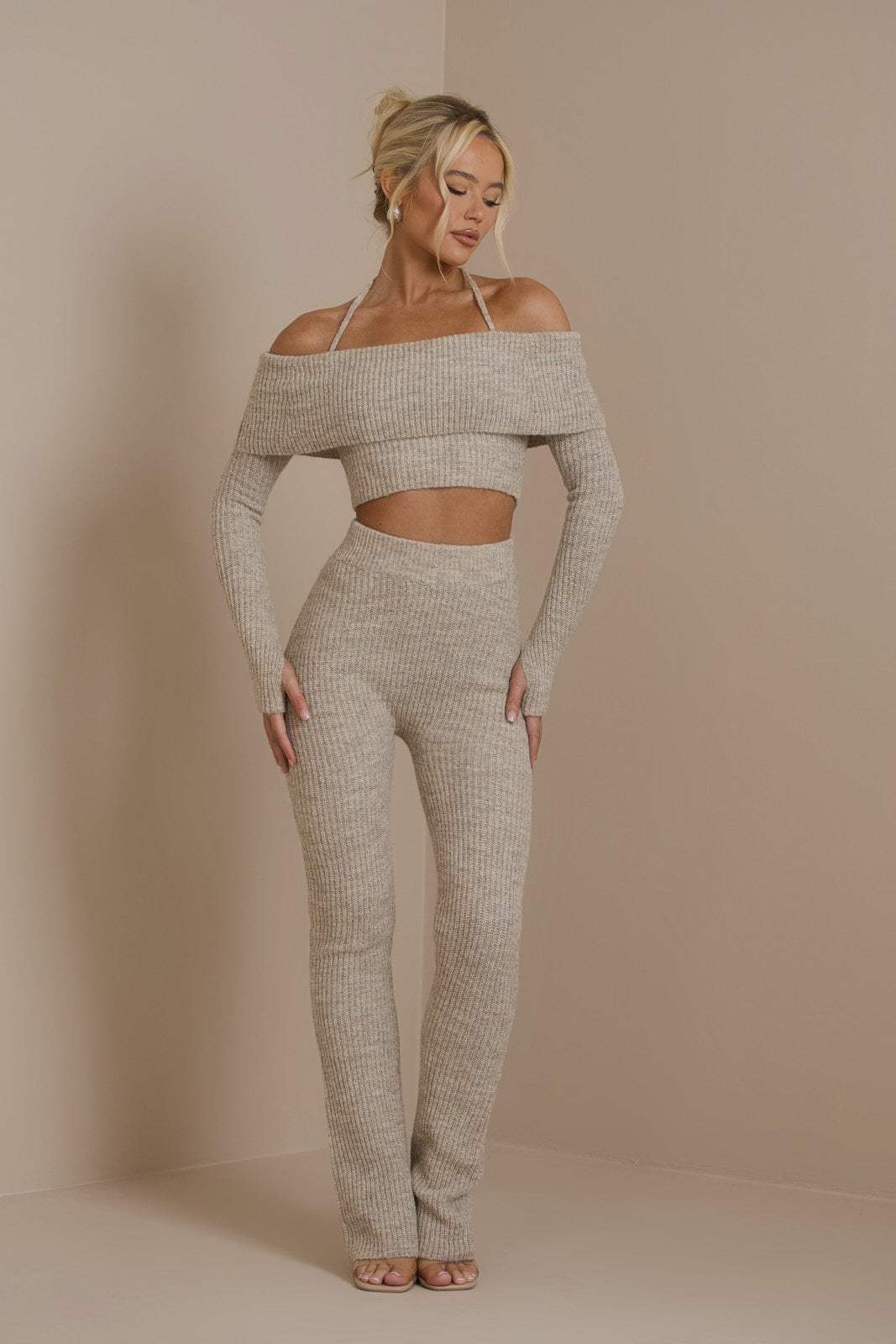 Co-ord Set - Stilvoll - Gestricktes, schulterfreies Oberteil, taillierte Hose - Ideal für modische Anlässe