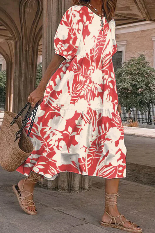 Kleid mit pastellfarbenem Rock und rundem Ausschnitt mit lässigem Print