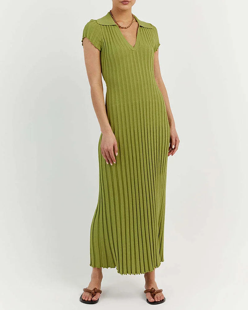 Jelena - Lässiges Strickkleid mit spitzem Ausschnitt