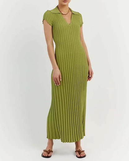 Jelena - Lässiges Strickkleid mit spitzem Ausschnitt